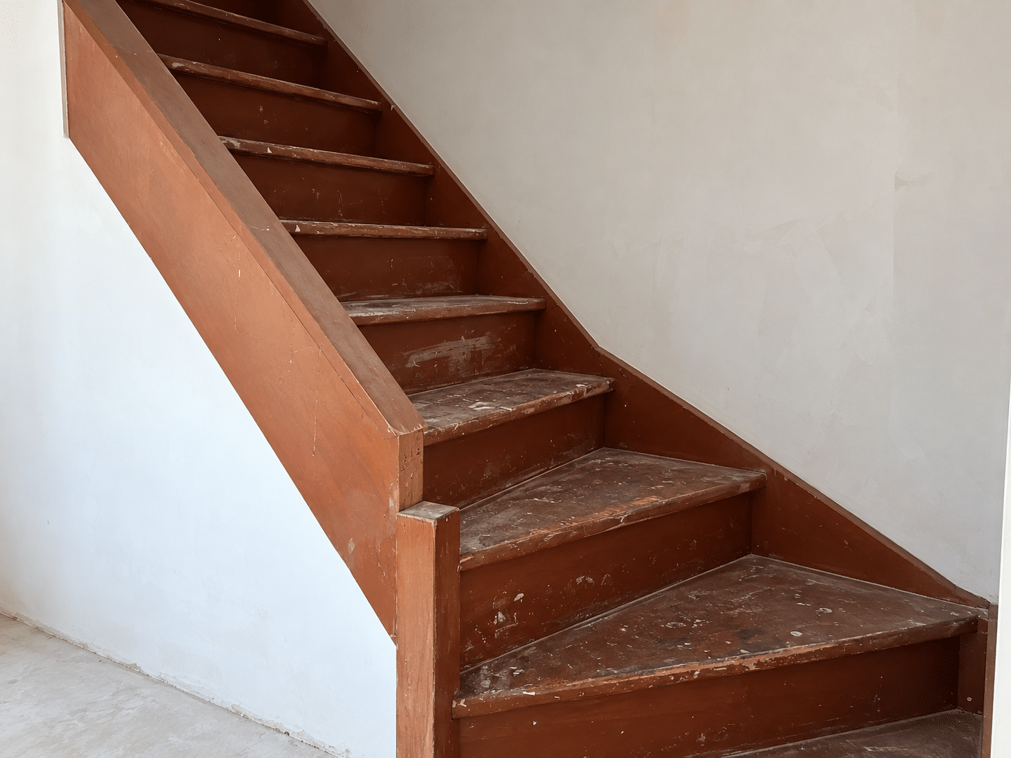 Escalier avant rénovation